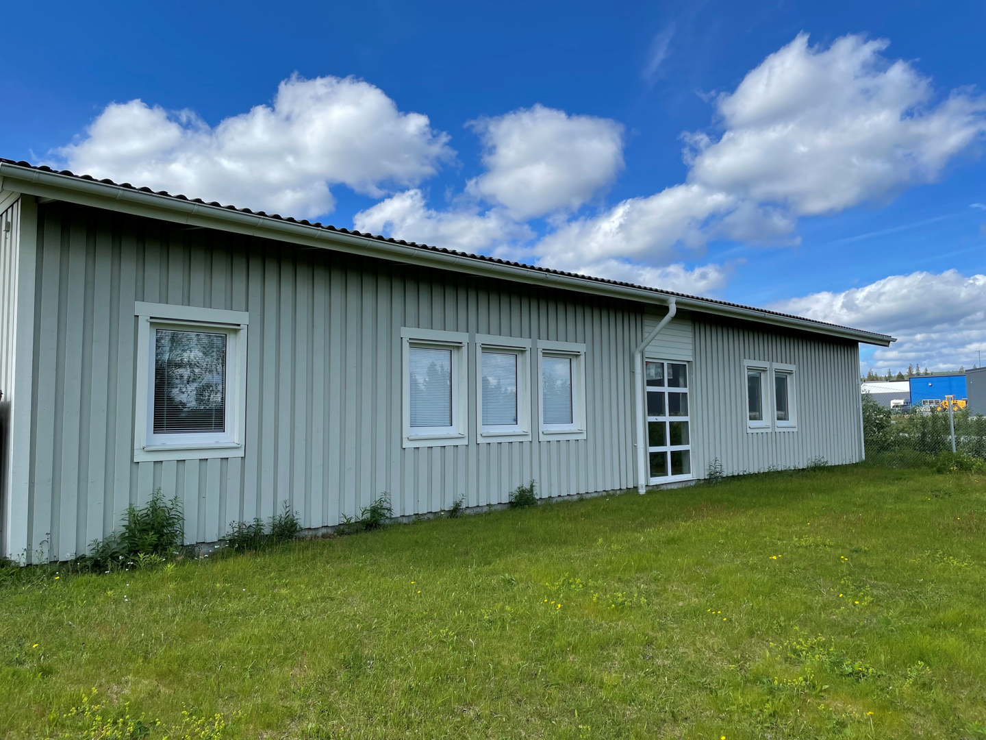 Vuoskojärvivägen 21 baksida.png Vuoskojärvivägen 21 baksida.png