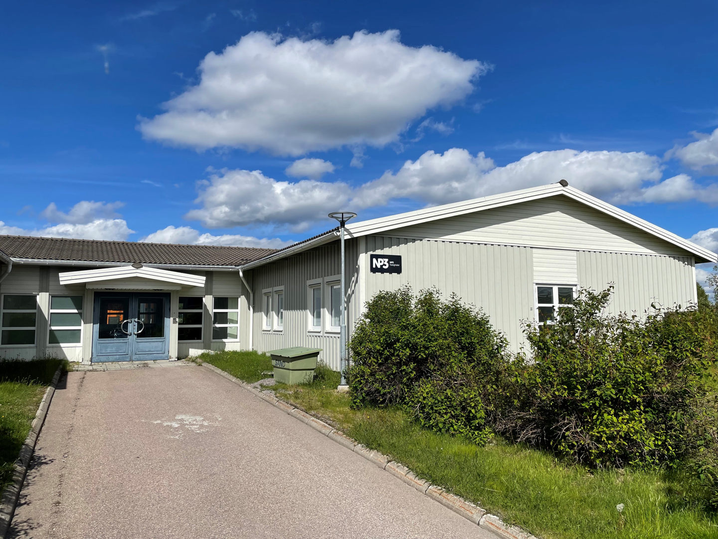 Vuoskojärvivägen 21 framsida.png Vuoskojärvivägen 21 framsida.png