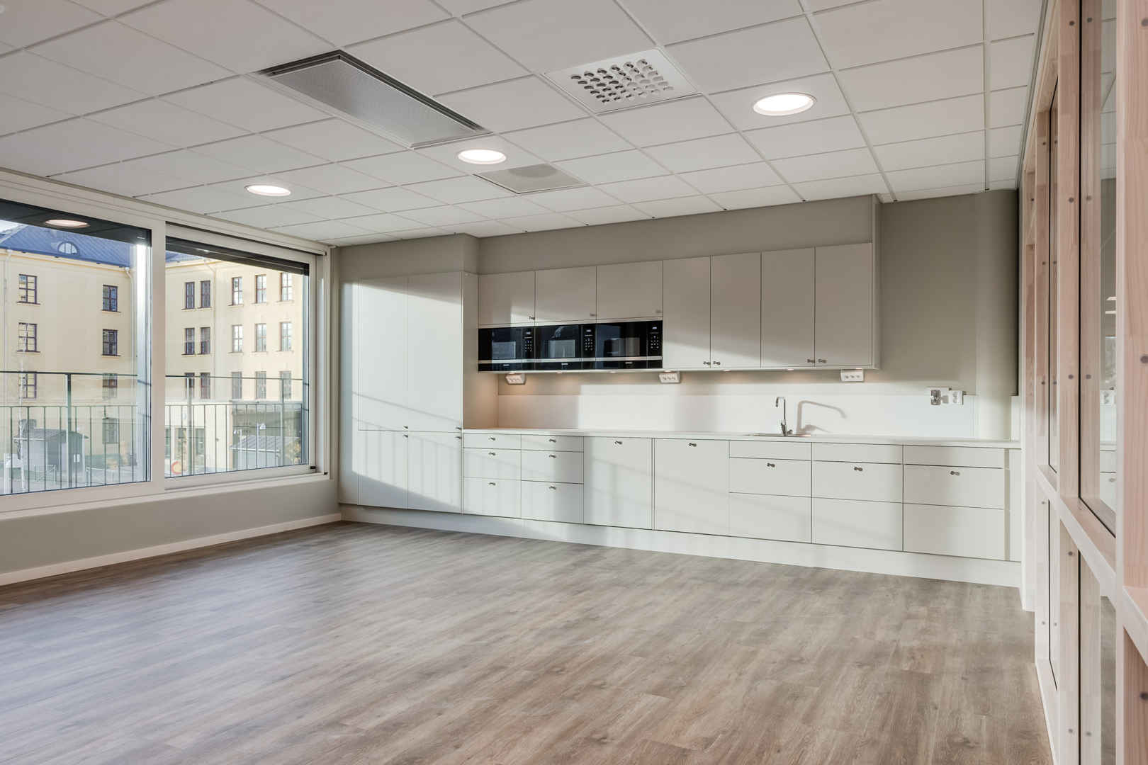 Kök med dubbla kyl & frys.png Kök med dubbla kyl & frys.png